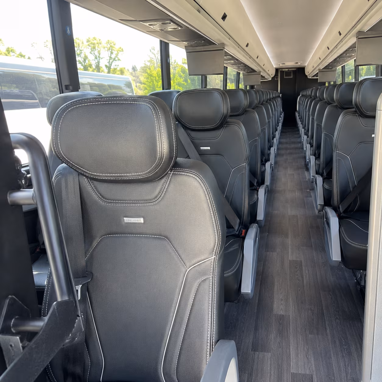 book a bus for your next airport transfer 1