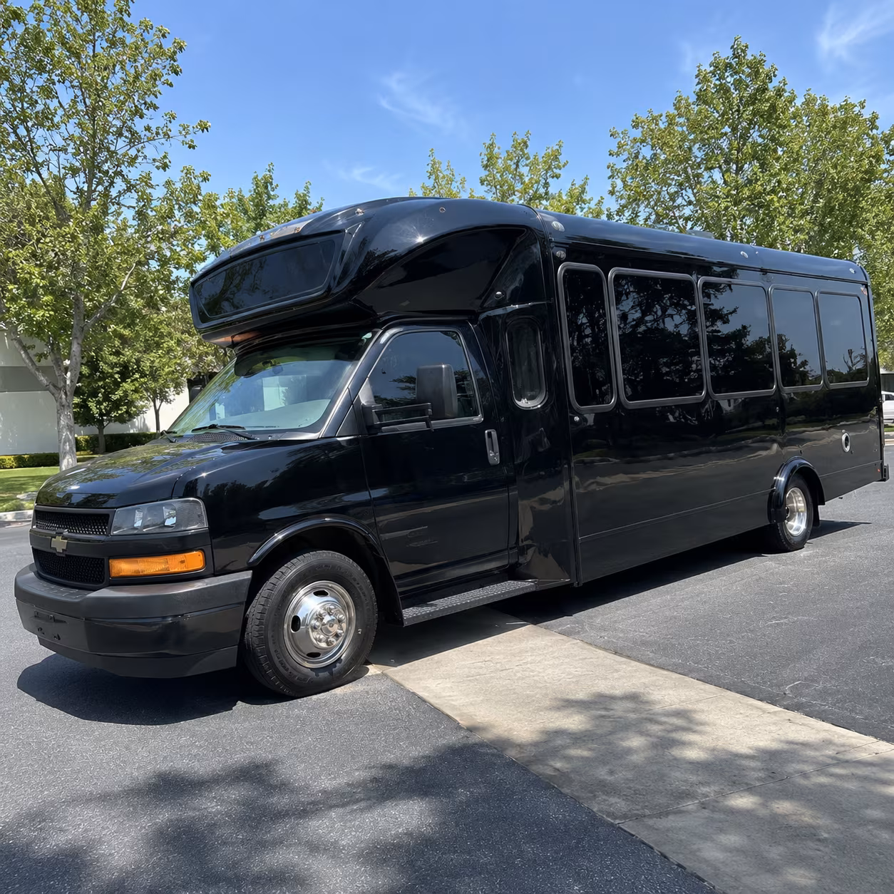 lauderhill 15 passenger party bus