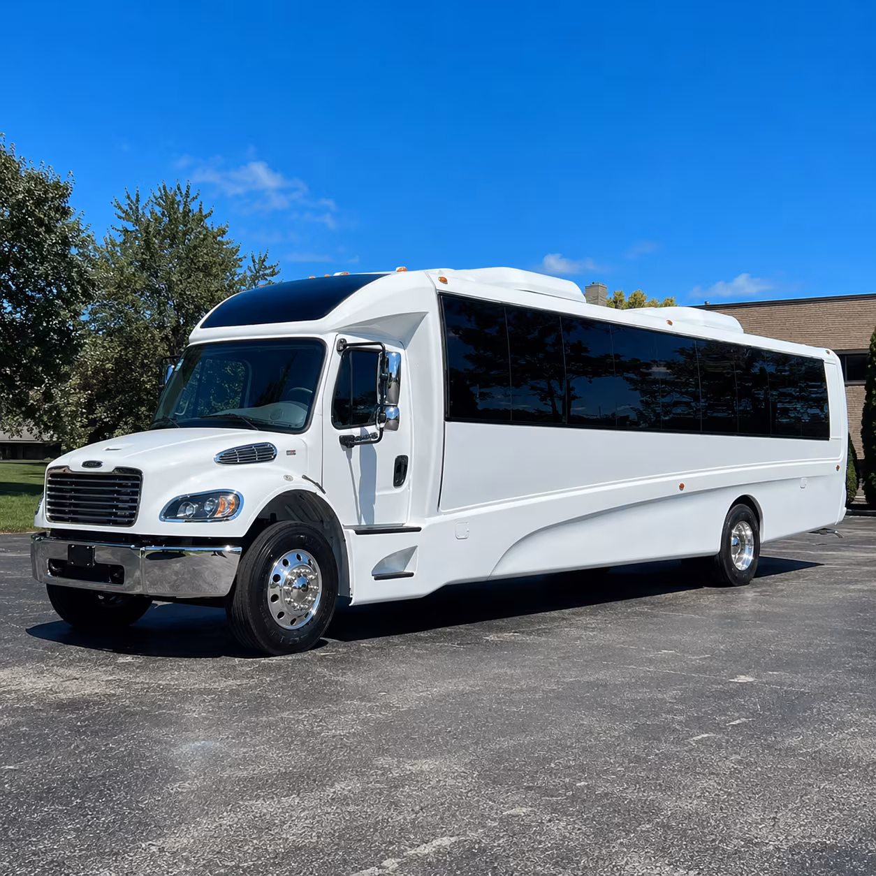 lauderhill 28 passenger minibus