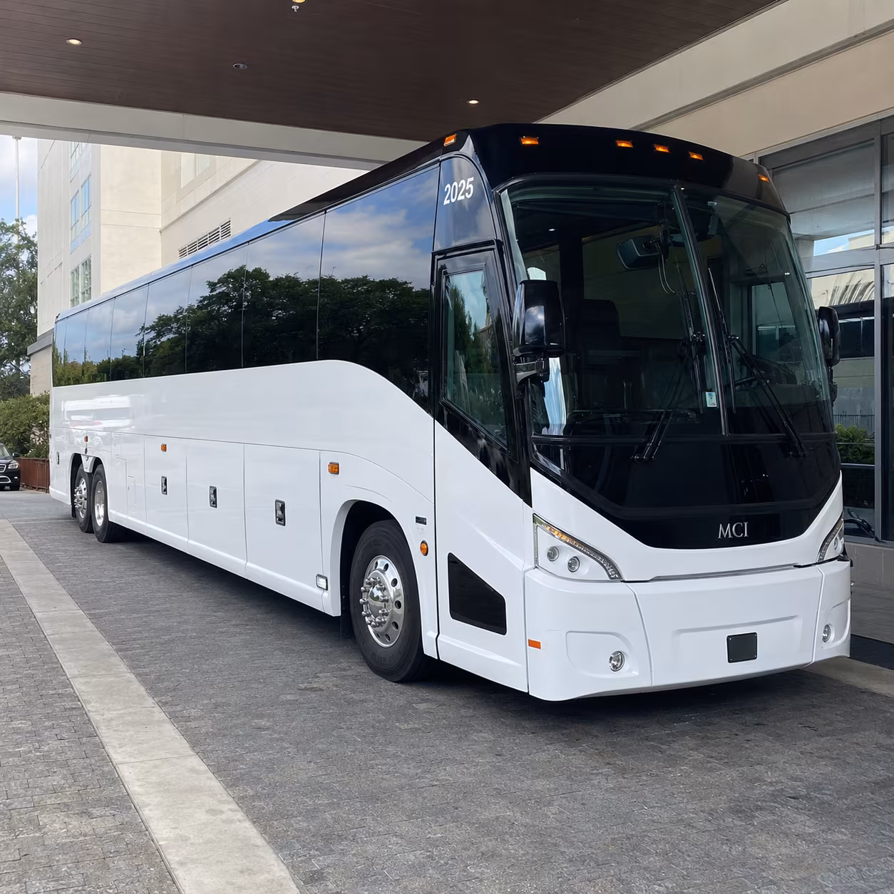 lauderhill 54 passenger charter bus